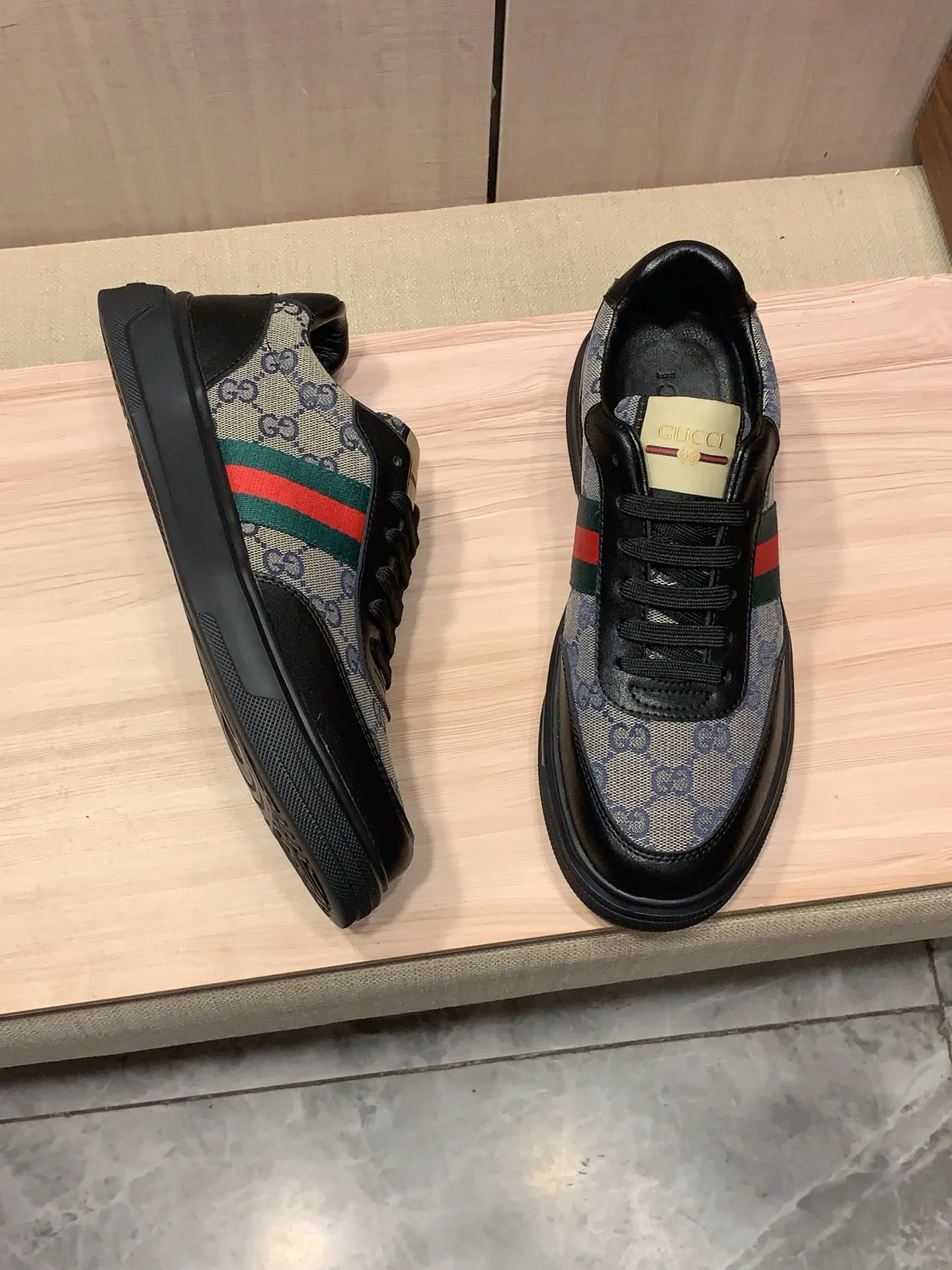 Men's Men's Shoes💰420💰💰🎩🎩[Lightning][Lightning] "Gucci*" The latest and most popular casual shoes, top brand [seduce] luxury ~ purchasing agency, top ~ quality. [Strong] The upper is made of imported breathable cowhide with material ➕ breathable sheepskin feet (•) and fine workmanship. The original stylish and stylish soft rubber wear-resistant and non-slip outsole is light and comfortable on the feet. The real thing looks better when photographed in person. 111: code: 38-44, 3️⃣ colors selected